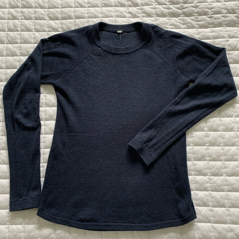 Lululemon sit in lotus sweater. size 10. Navy.